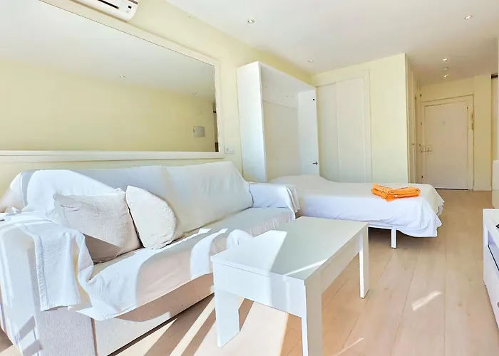 Great Beachfront Center Neptuno Building Ninth Floor Appartement